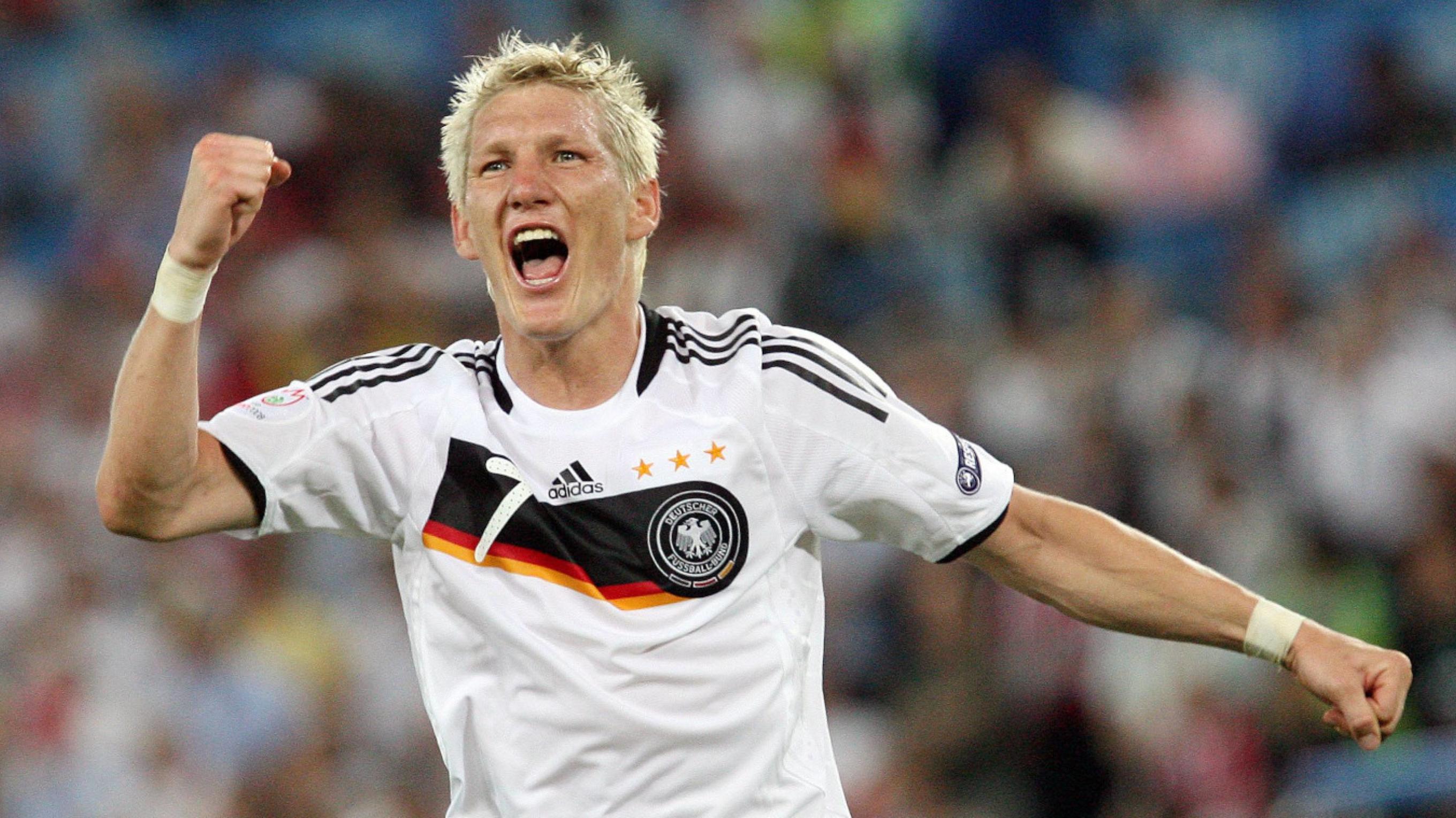 https://www.dfb.de/fileadmin/_processed_/202405/csm_302329-schweinsteiger4_5c9a23dea4.jpg