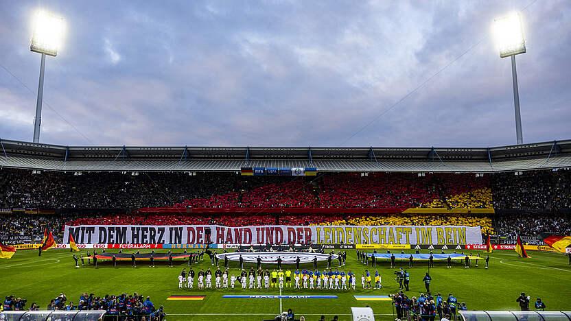 https://www.dfb.de/fileadmin/_dfbdam/304230-fans.jpg